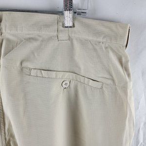 Under Armour Shorts Mens 38 Beige Cargo Pockets reposhing as they didn’t fit.
